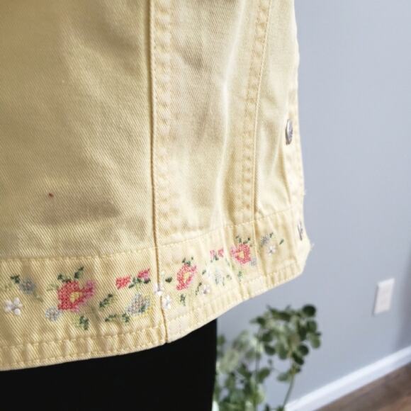 Susan Bristol Half Sleeve Snap Front Embroidered Yellow Denim Crop Jean Jacket - Picture 8 of 11